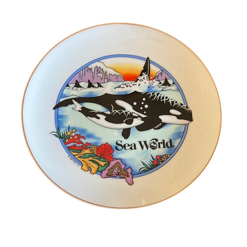 Vintage SeaWorld 90's Shamu Collectors Plate
